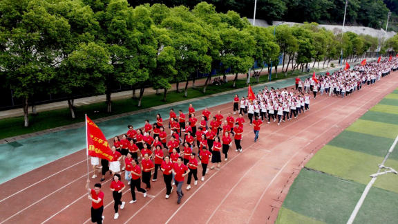 广安：高考出征  跑操壮行