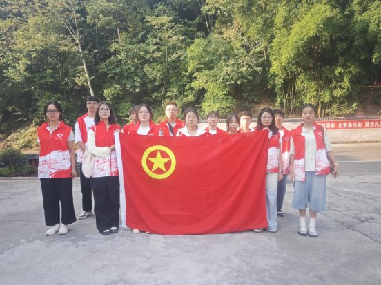 华封镇开展“情系嘉陵 志愿同行”主题志愿服务活动