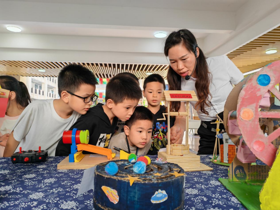 邻水县第六小学举办第三届校园科技节活动
