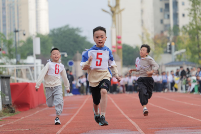 邻水县第六小学成功举办第二届体育节暨第五届田径运动会