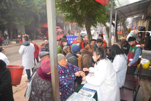 岳池县开展狂犬病及人畜共患病防控集中宣传活动