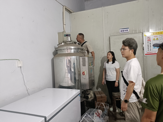 岳池县开展动物疫苗冷库安全排查夯实秋季重大动物疫病集中防控基础